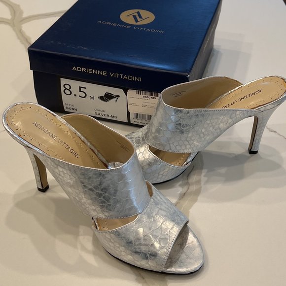 NIB Adrienne Vittadini Gunn Silver Metallic Snakeskin Sandals/Mules Size 8 1/2 - Picture 8 of 10